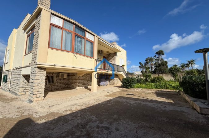 Garage allestito ad appartamento a Pizzolungo